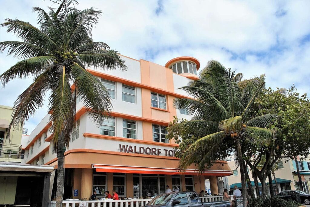 Waldorf Hotel - Albert Anis
